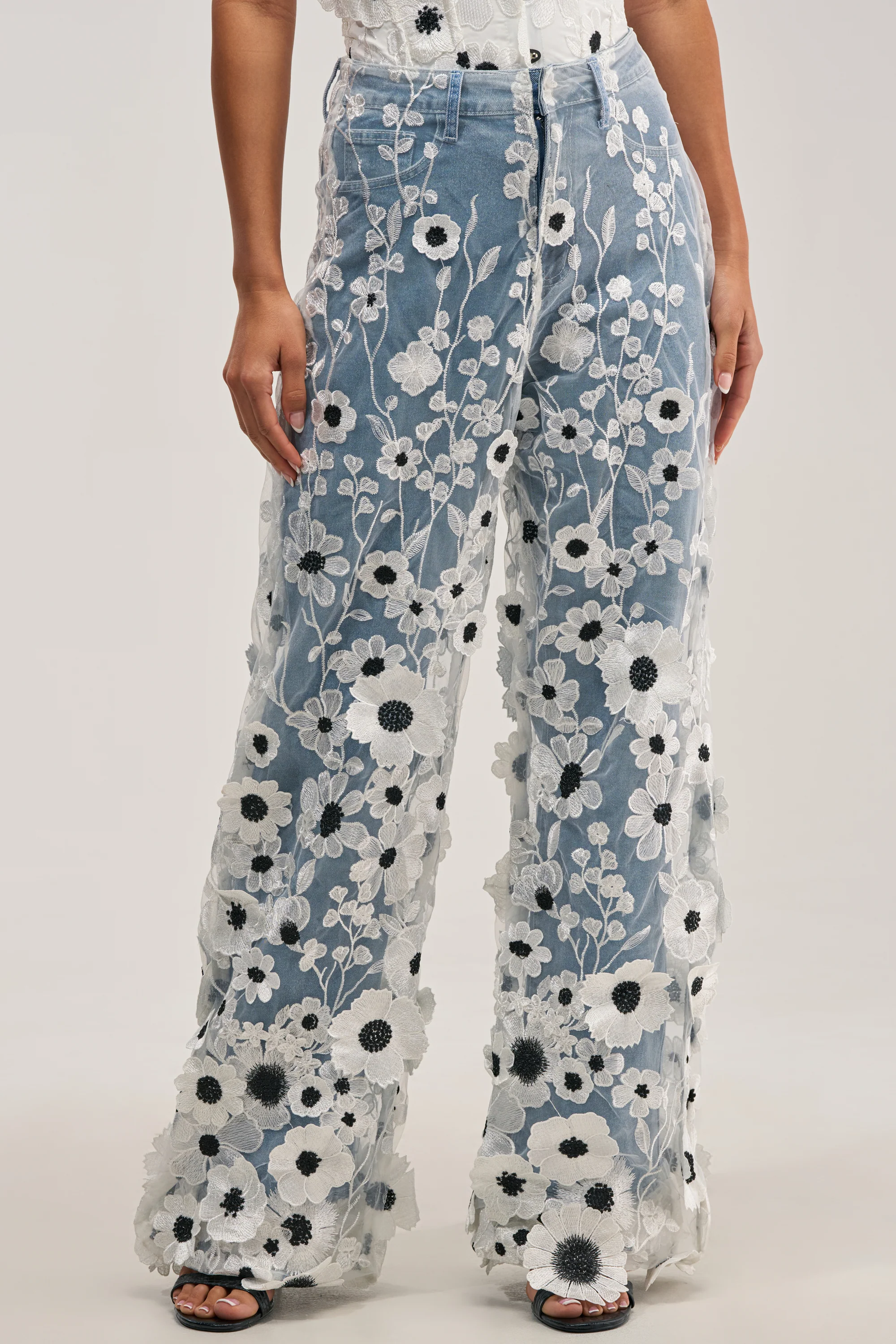 MIXED FLORALS RELAXED DENIM - Akira Store