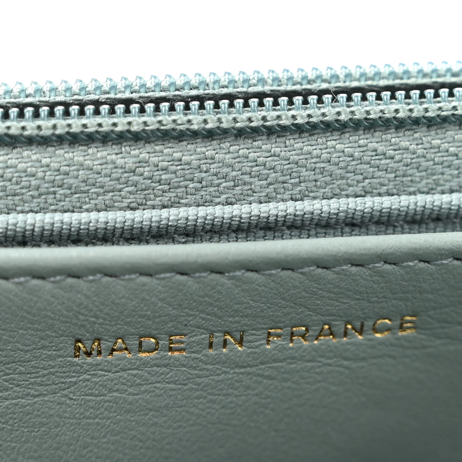 Caviar Quilted Wallet on Chain WOC Light Blue