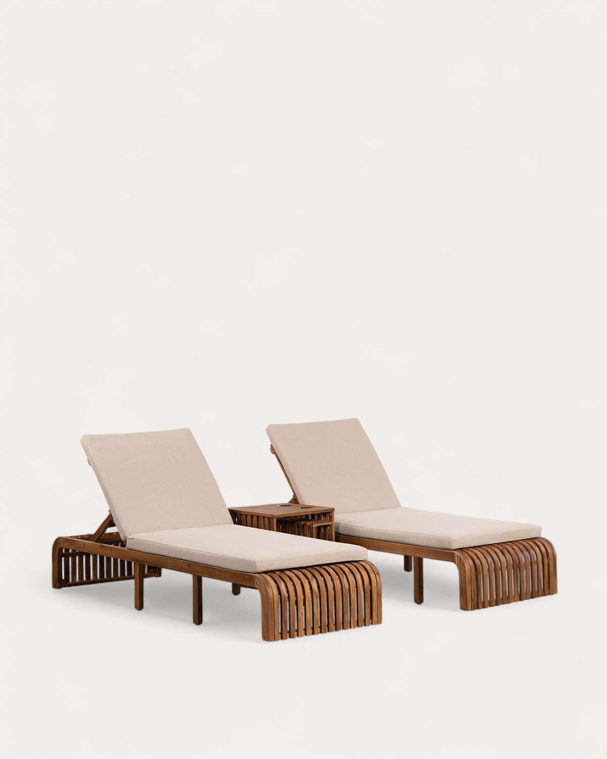 Hazan - Set de 2 Tumbonas y Mesa Auxiliar de Madera de Acacia (45x45 cm) Hazan