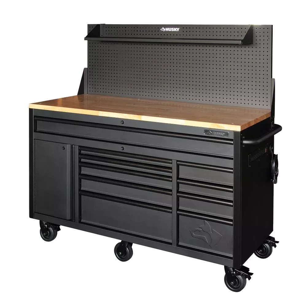 Établi mobile robuste de 155 cm de large, avec 10 tiroirs et 1 porte, coffre à outils profond, finition noir mat, plateau en bois dur, panneau perforé et étagère.