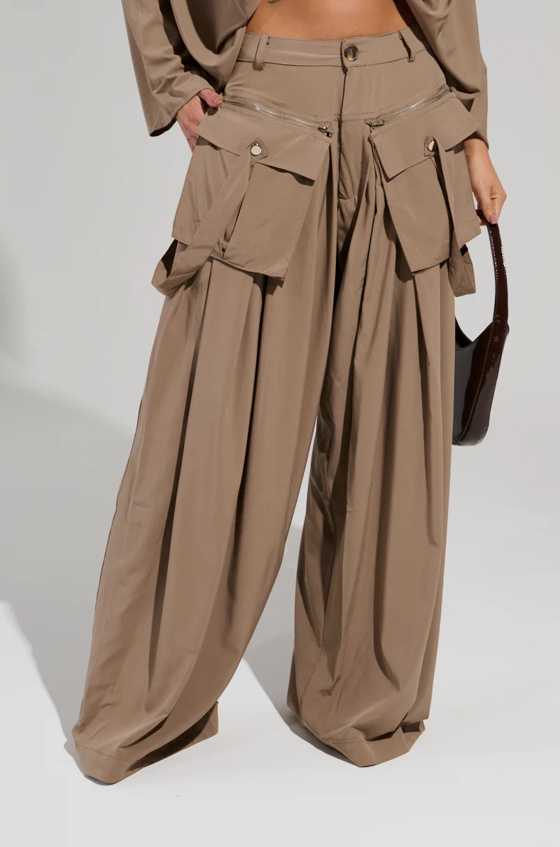 TALK ABOUT ME TROUSER IN BROWN - Akira Store