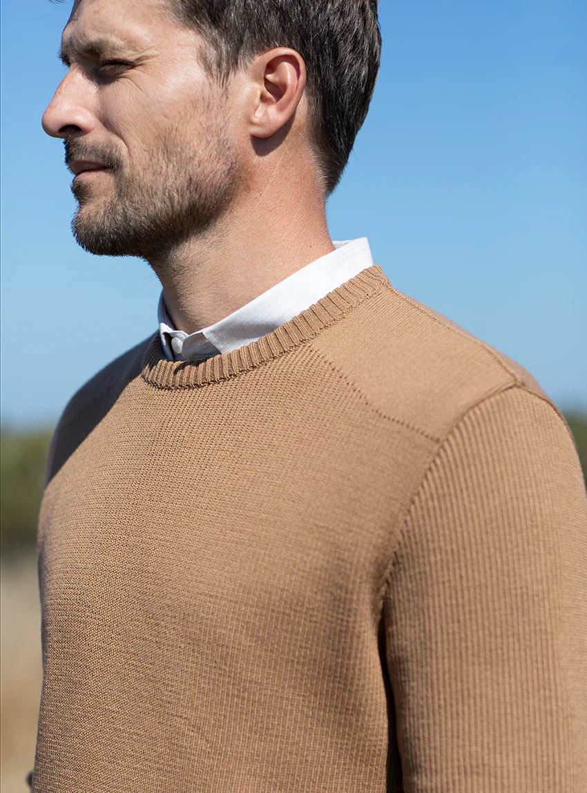 Pull homme col rond en laine beige cuivre