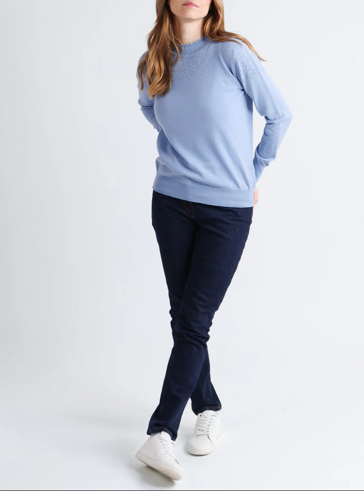 Pull femme col et maille fantaisie en laine mérinos bleu aster