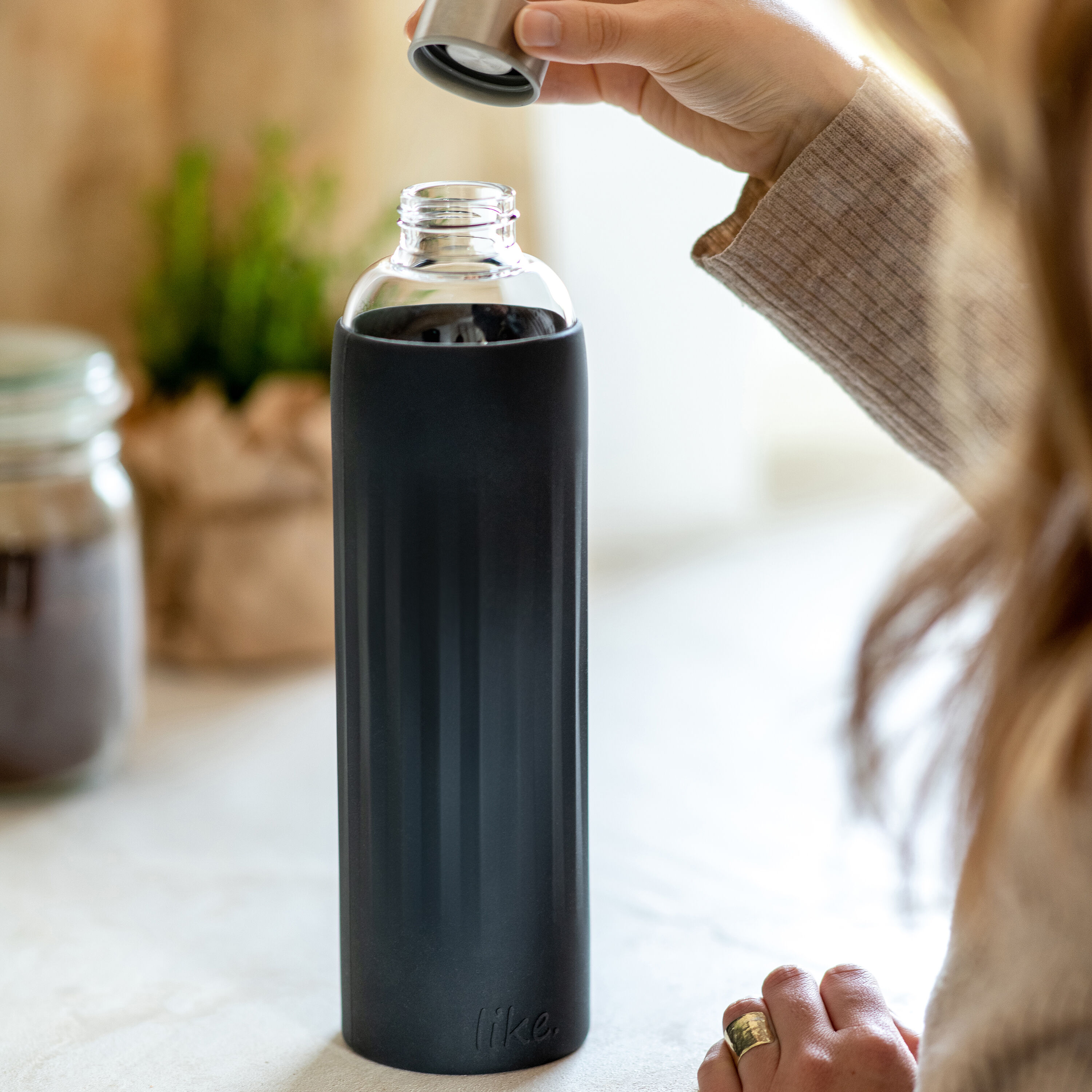 To Go Single-walled bottle - Black, 33.9 oz