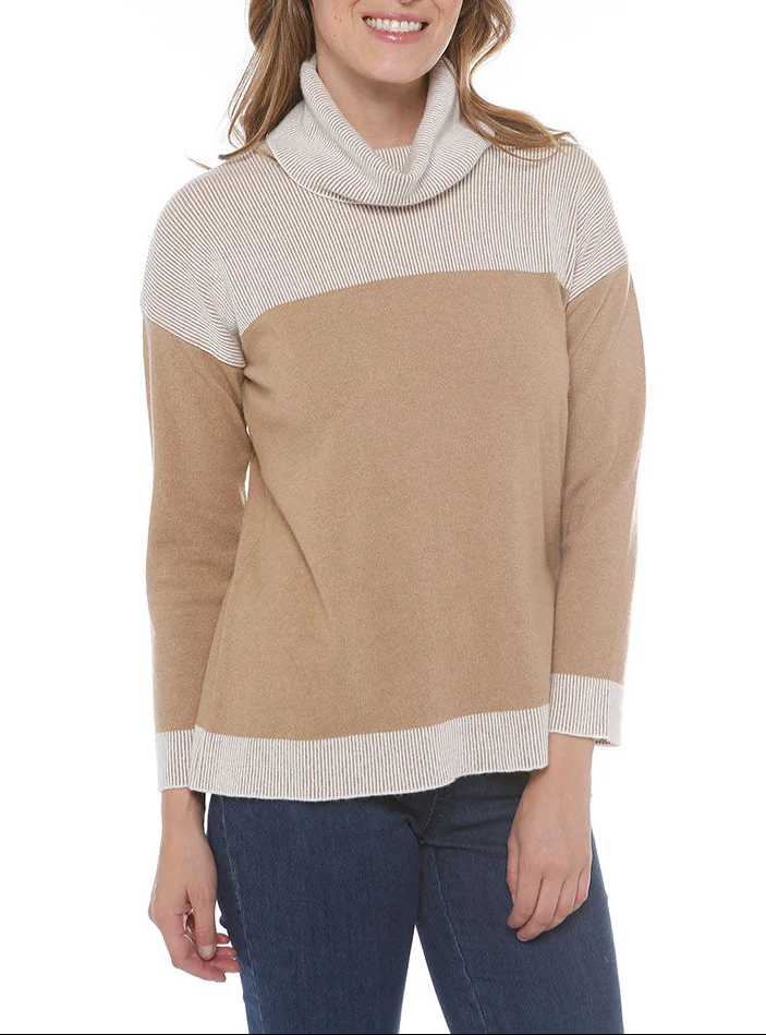 Pull col roulé en laine beige