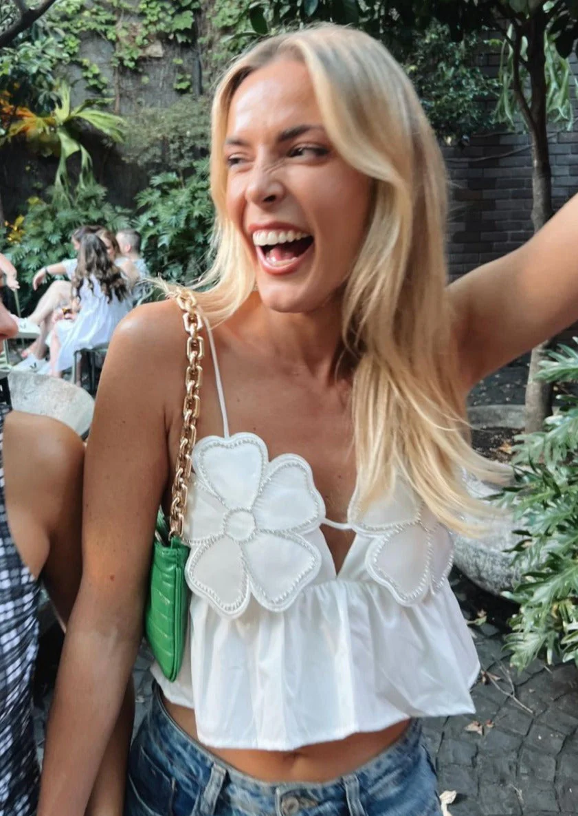 Blouse blanche à manches volantées pour femmes