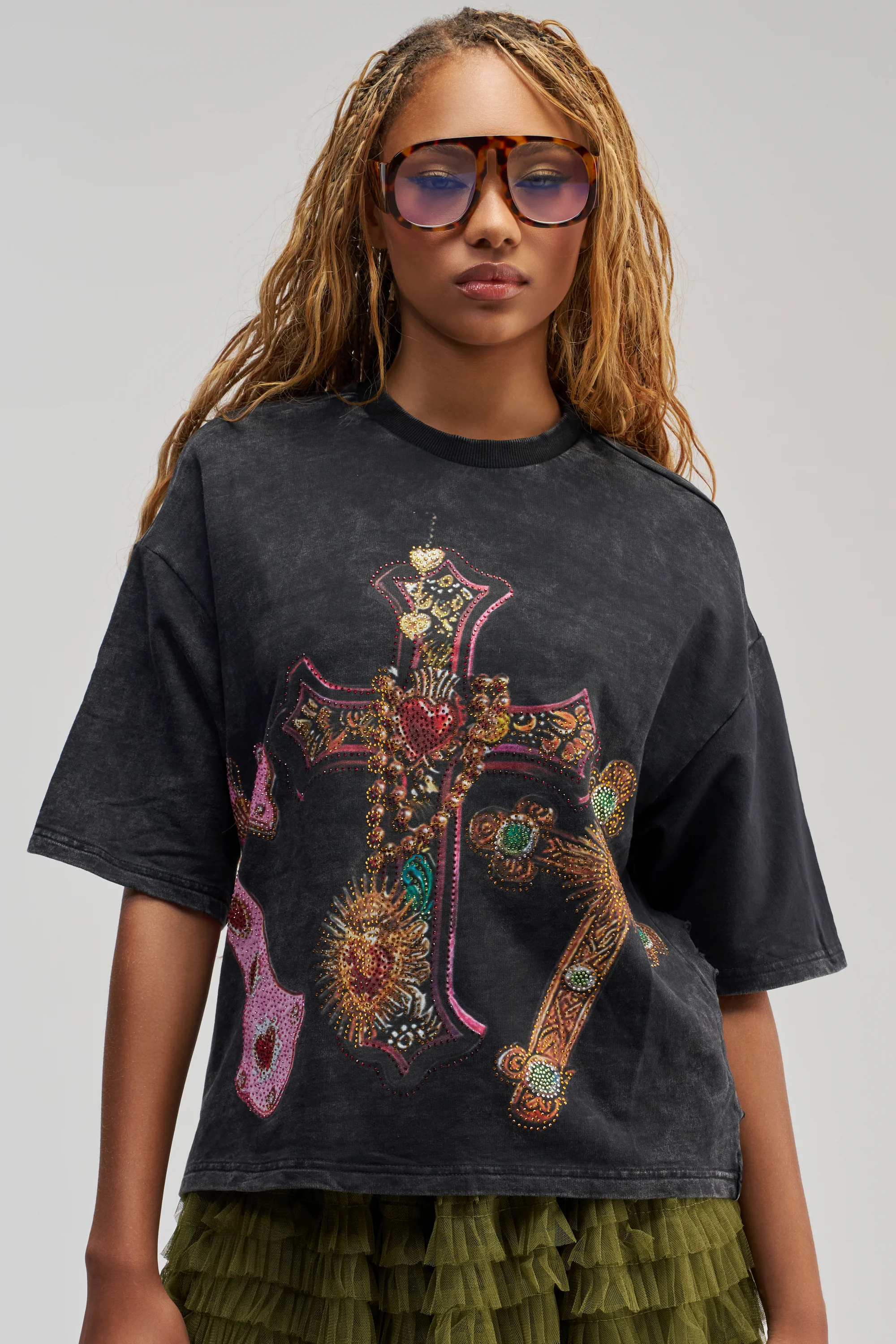 CROSS MY HEART RHINESTONE DISTRESSED TEE - Akira Store