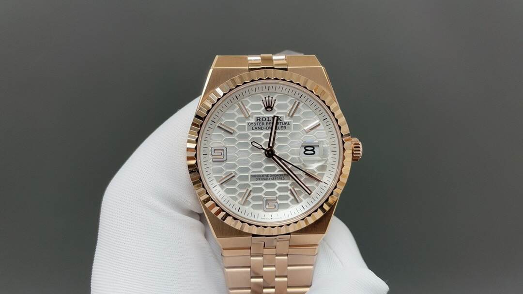 NEW 2025 ロレックス（スイスの腕時計ブランド）Rolex  Land-Dweller 40mm機械式時計