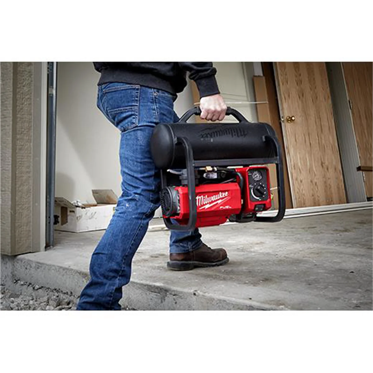 M18 FUEL 2 Gallon Compact Quiet Compressor Image 7