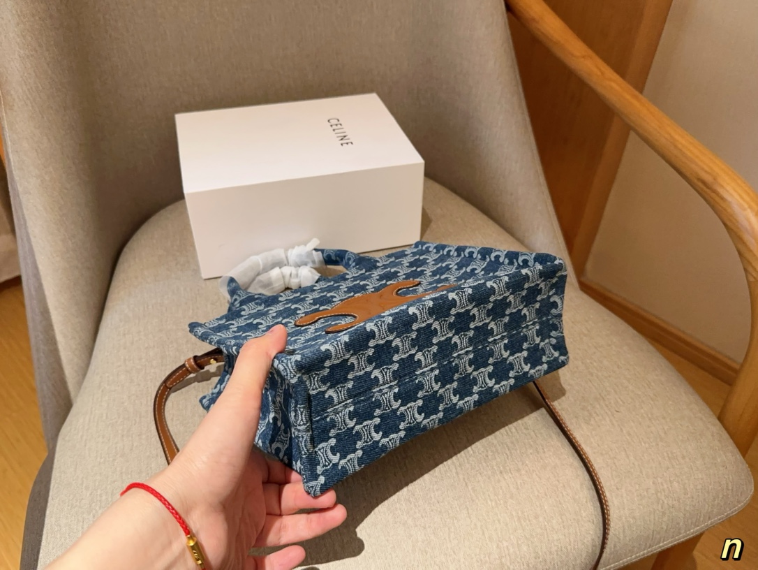 ce new arrival tote bag size: 24×18×9 cm