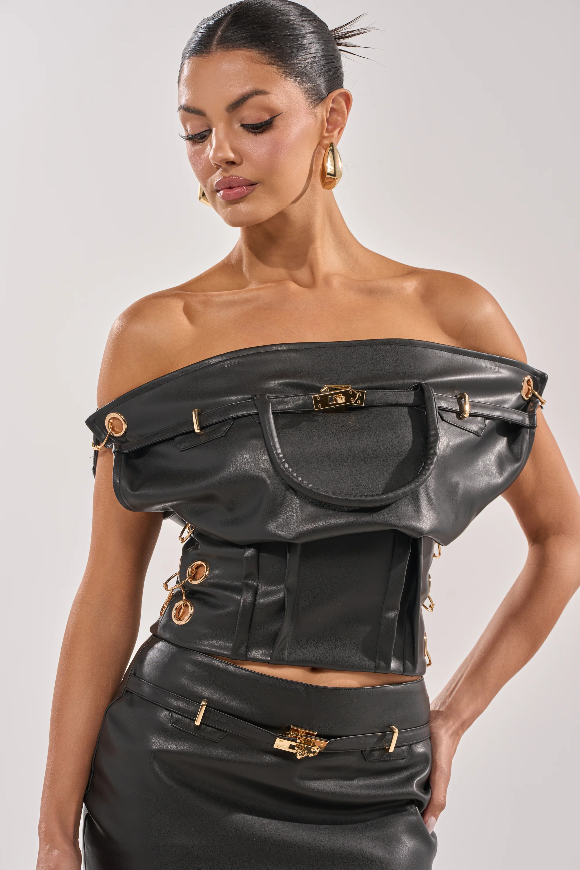 MONEY TALKS OFF THE SHOULDER TOP - Akira Store