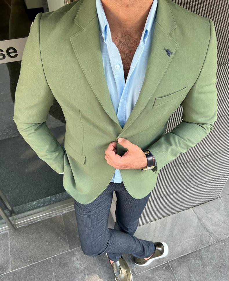 Blazer à poche unie et revers boutonné, design quotidien.