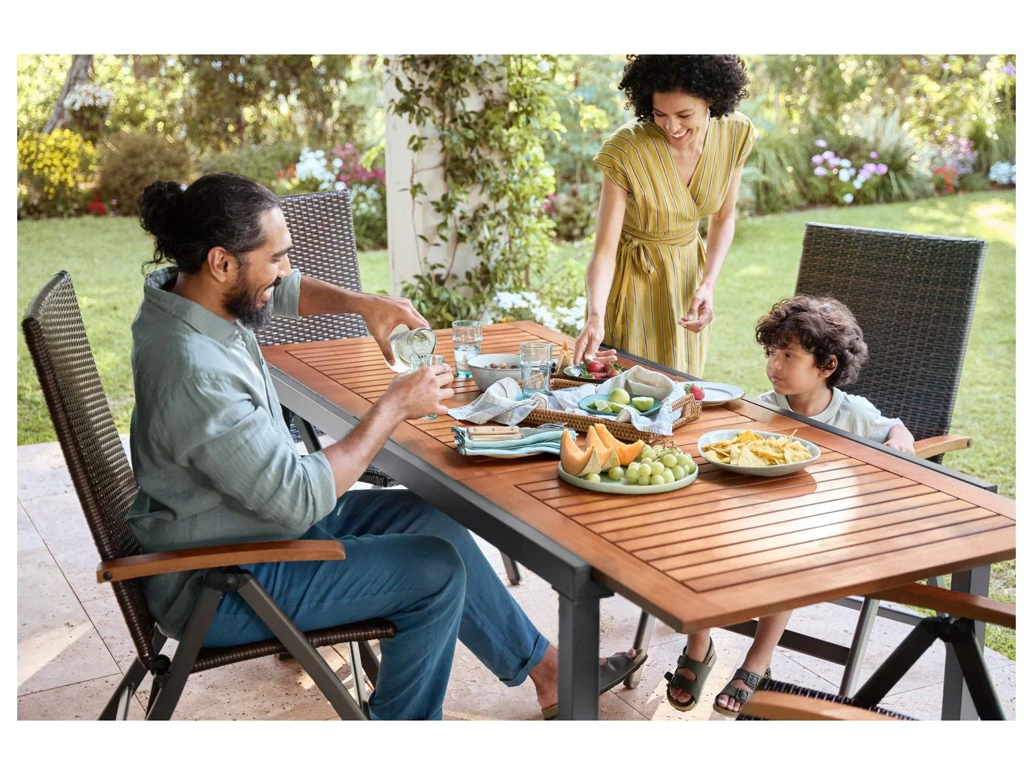 LIVARNO home Table de jardin + Lot de 8 fauteuils en rsine tresse Valencia