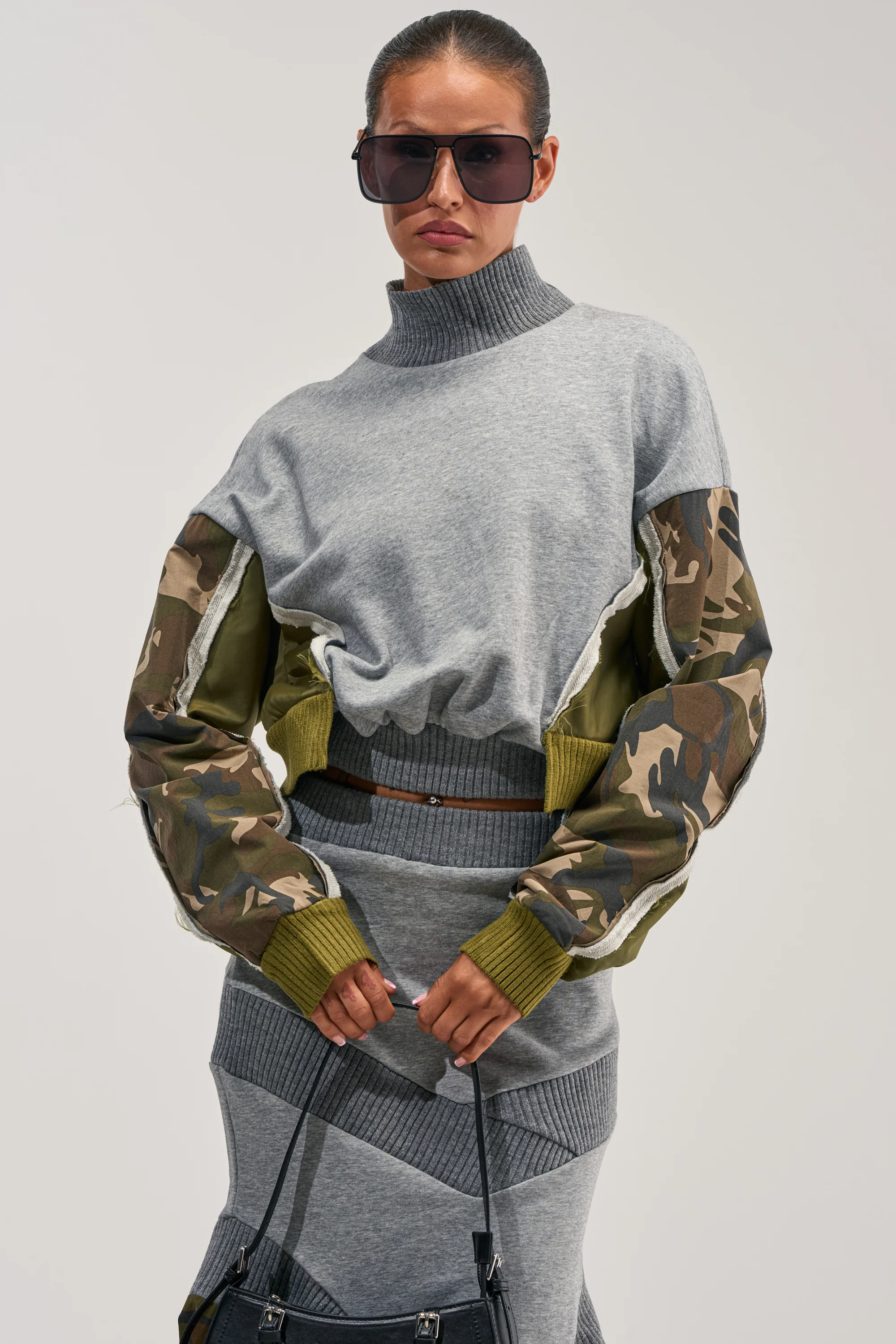 INES COLORBLOCKED SWEATSHIRT - Akira Store