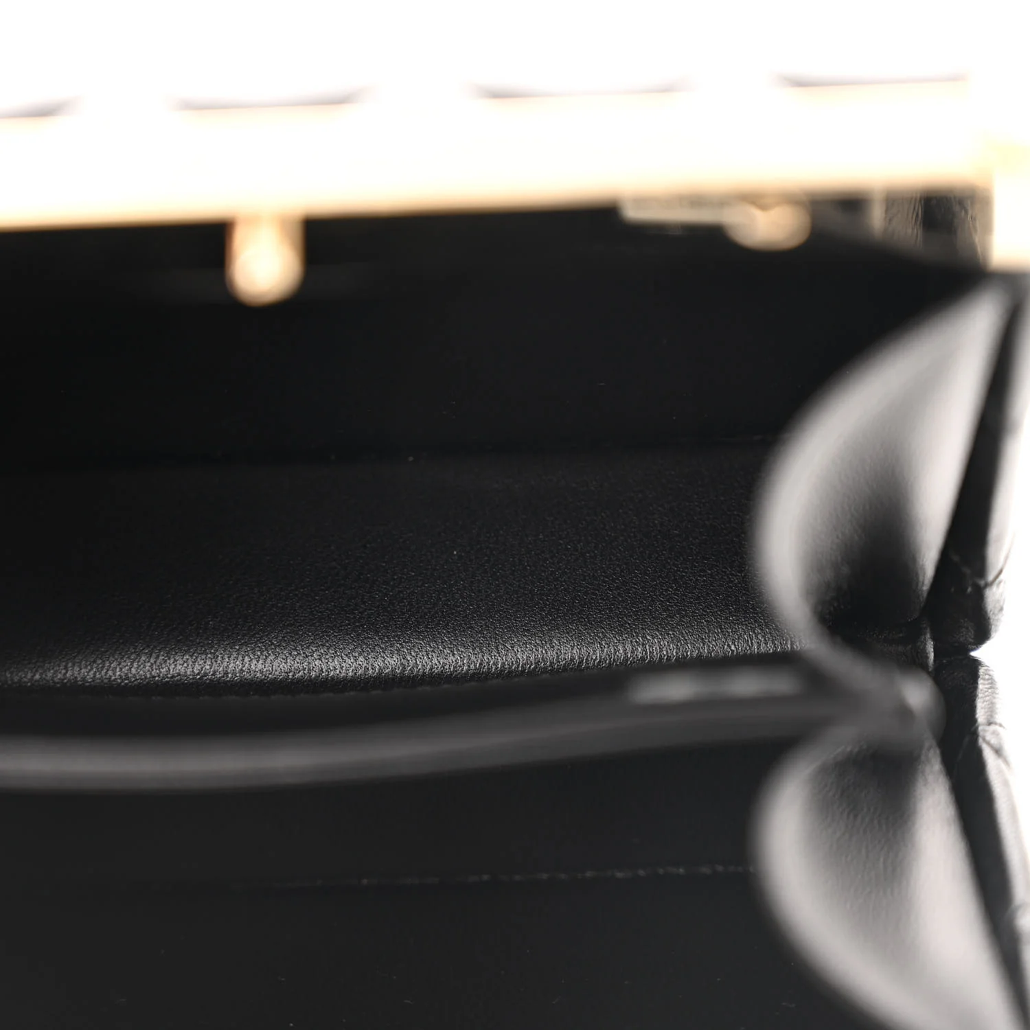 Lambskin Quilted Pearl CC Vanity Case Black