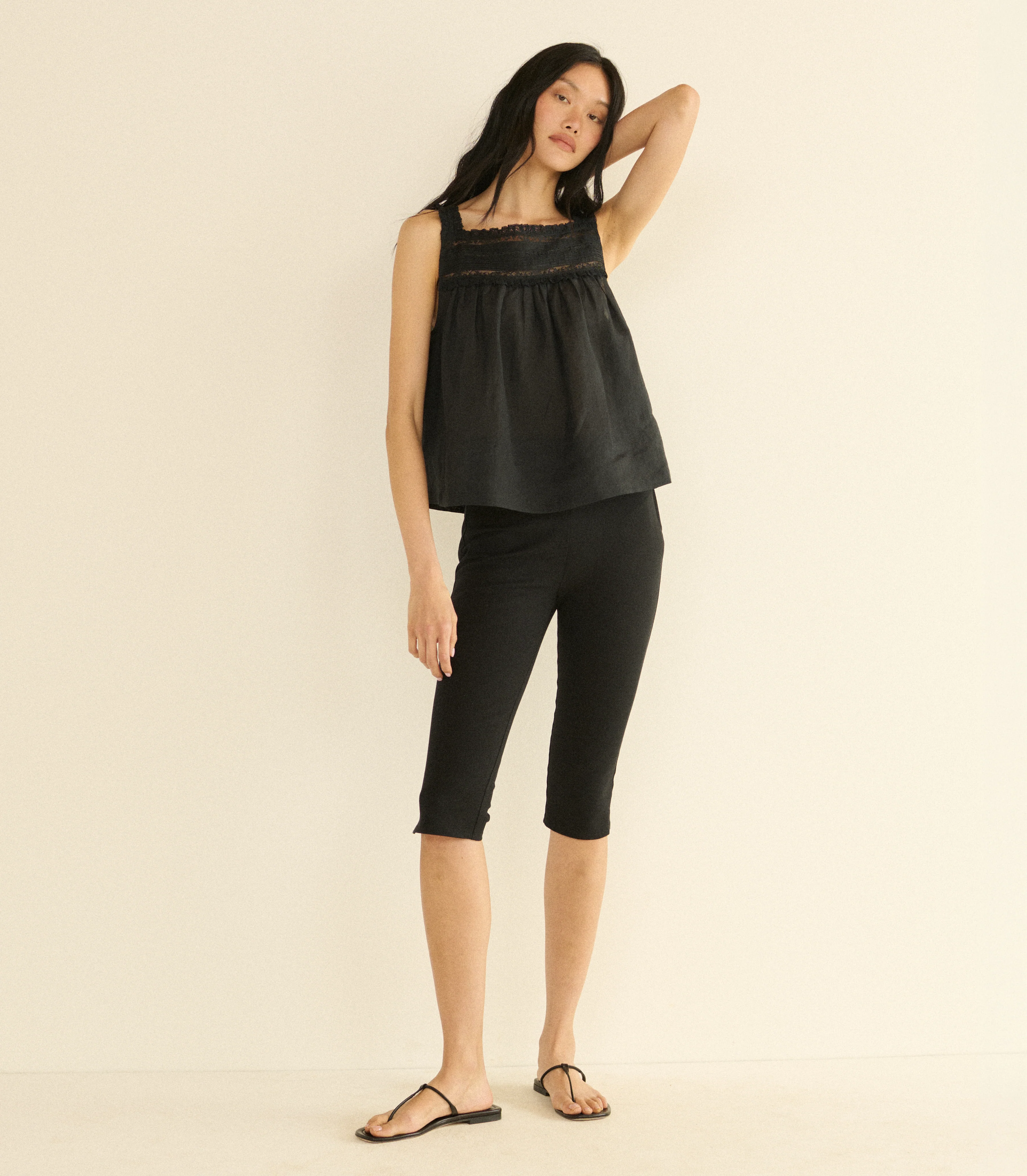 BENITA TOP -- BLACK