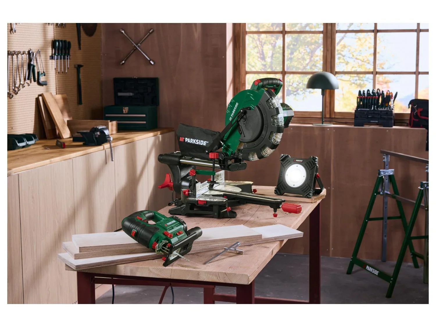 PARKSIDE Scie  onglet radiale PZKS 254 A1, 254 mm, 2000 W