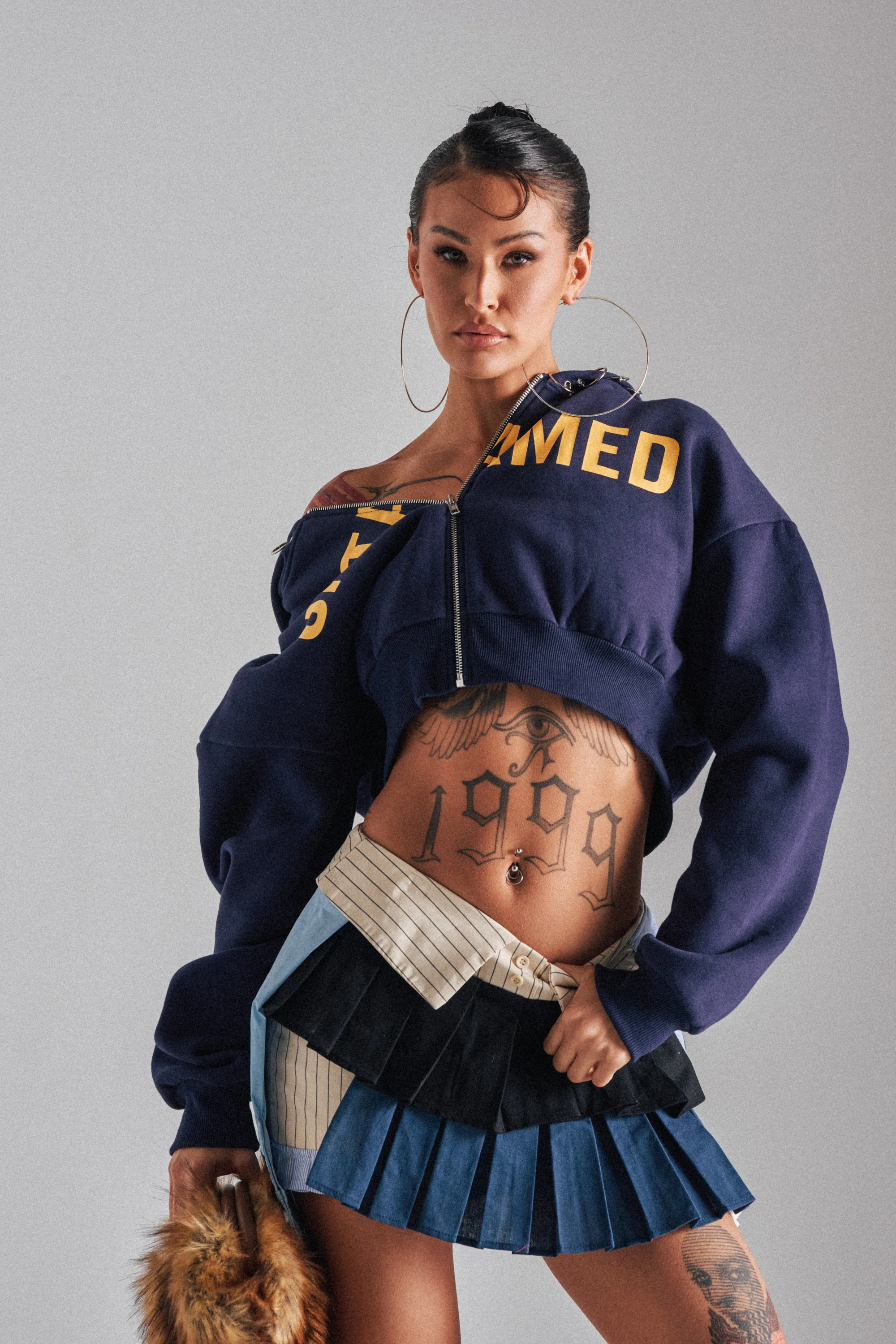 UNTAMED METAL RING SWEATSHIRT - Akira Store