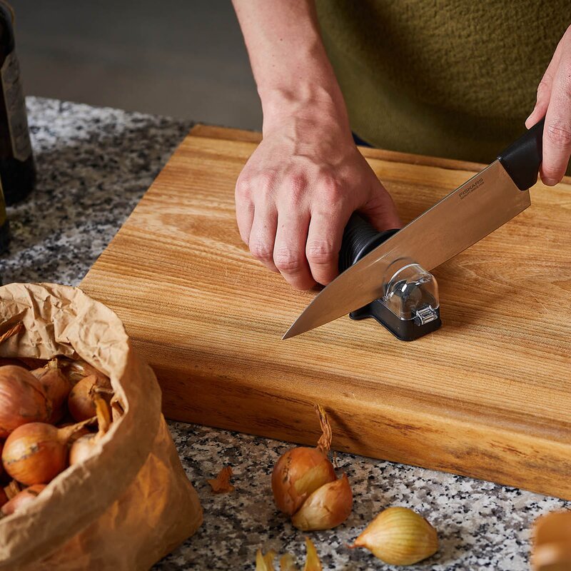 Essential roll-sharp knivsliper