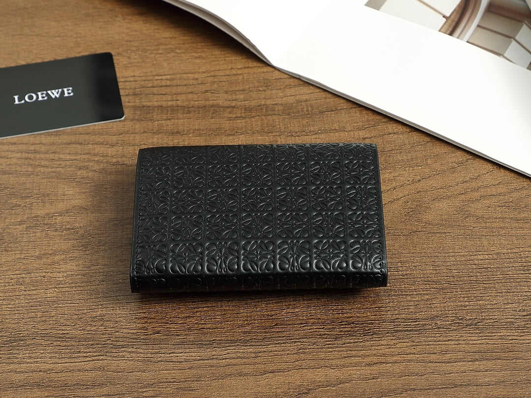 LOEWE【ロエベ】関税送料込み 折りたたみ財布 春限定アイテム 早い者勝ち！