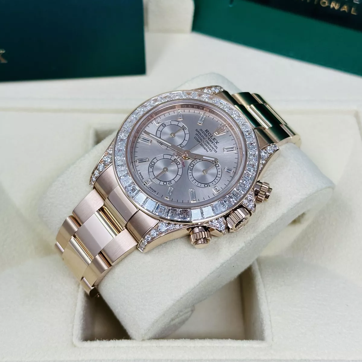 [Super Clone]Rolex Cosmograph Daytona 40mm Rose Gold Diamond Baguette Sundust Dial Diamond Bezel - 126595TBR