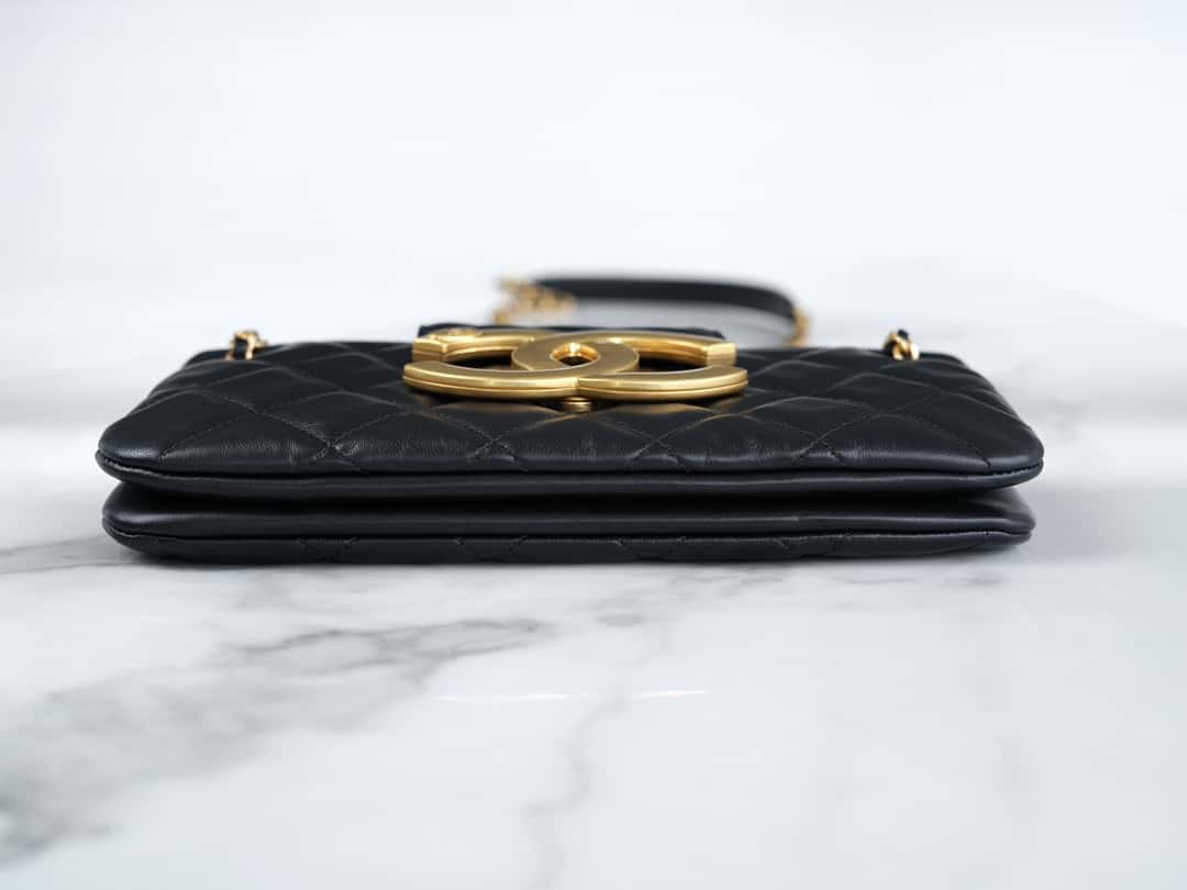 ???????????? ?????? Vintage Logo Quilted Lambskin Shoulder Bag 11.5x24x4.5cm