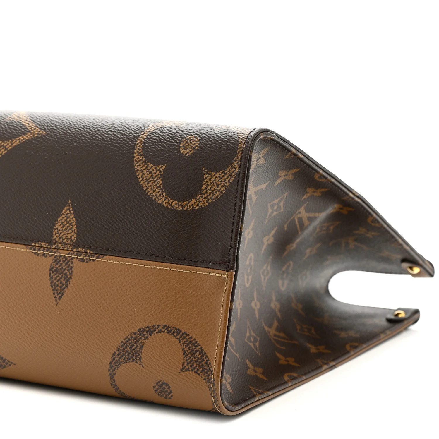 Reverse Monogram Giant Onthego MM