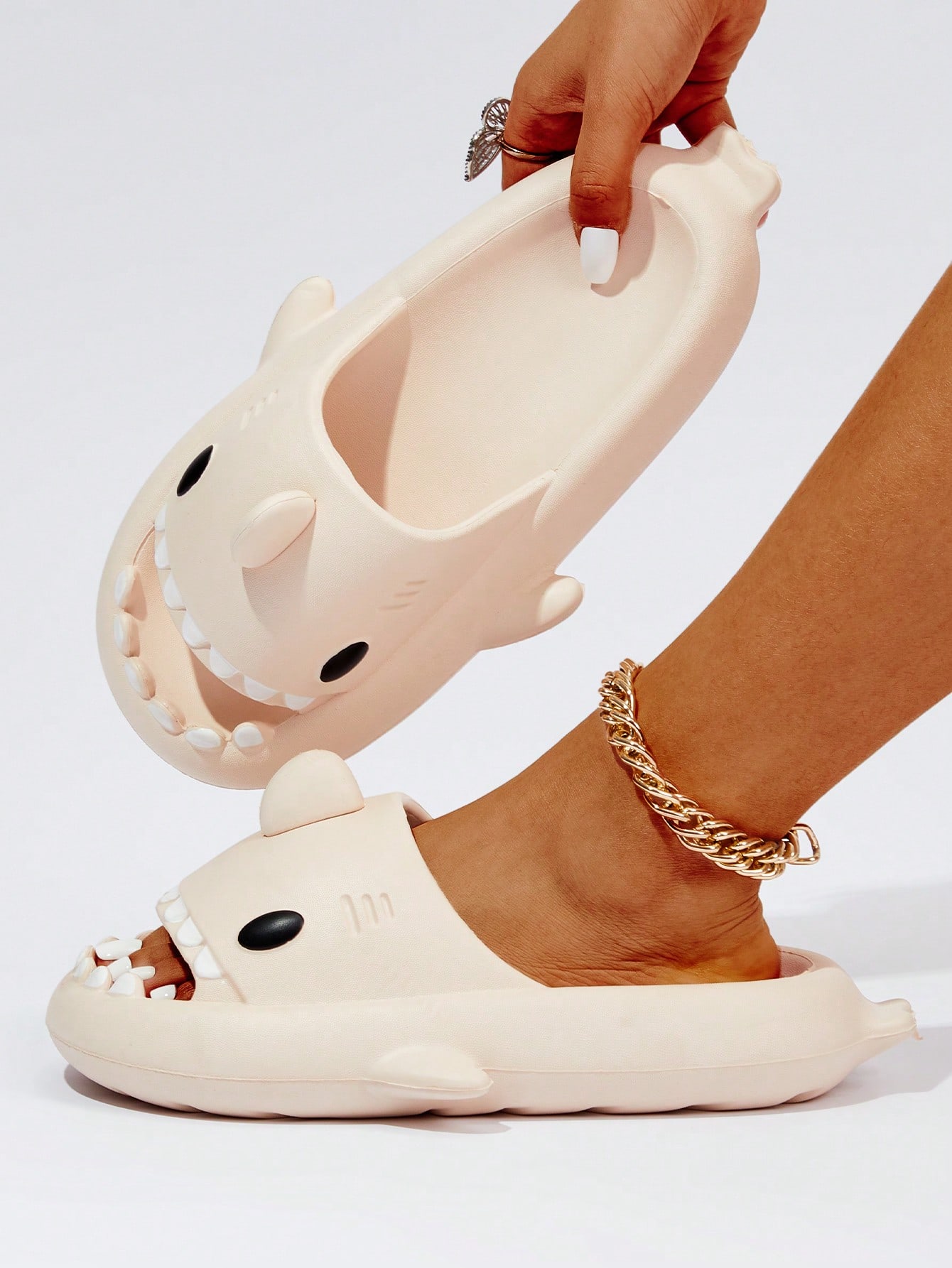 Sandales à motif requin pour femmes, mignonnes sandales d'été à bride unique en EVA