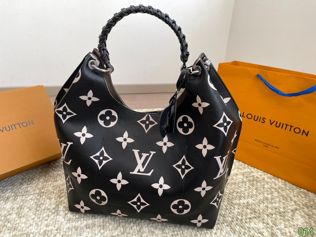 Louis new arrival tote bag size: 34 * 28 cm