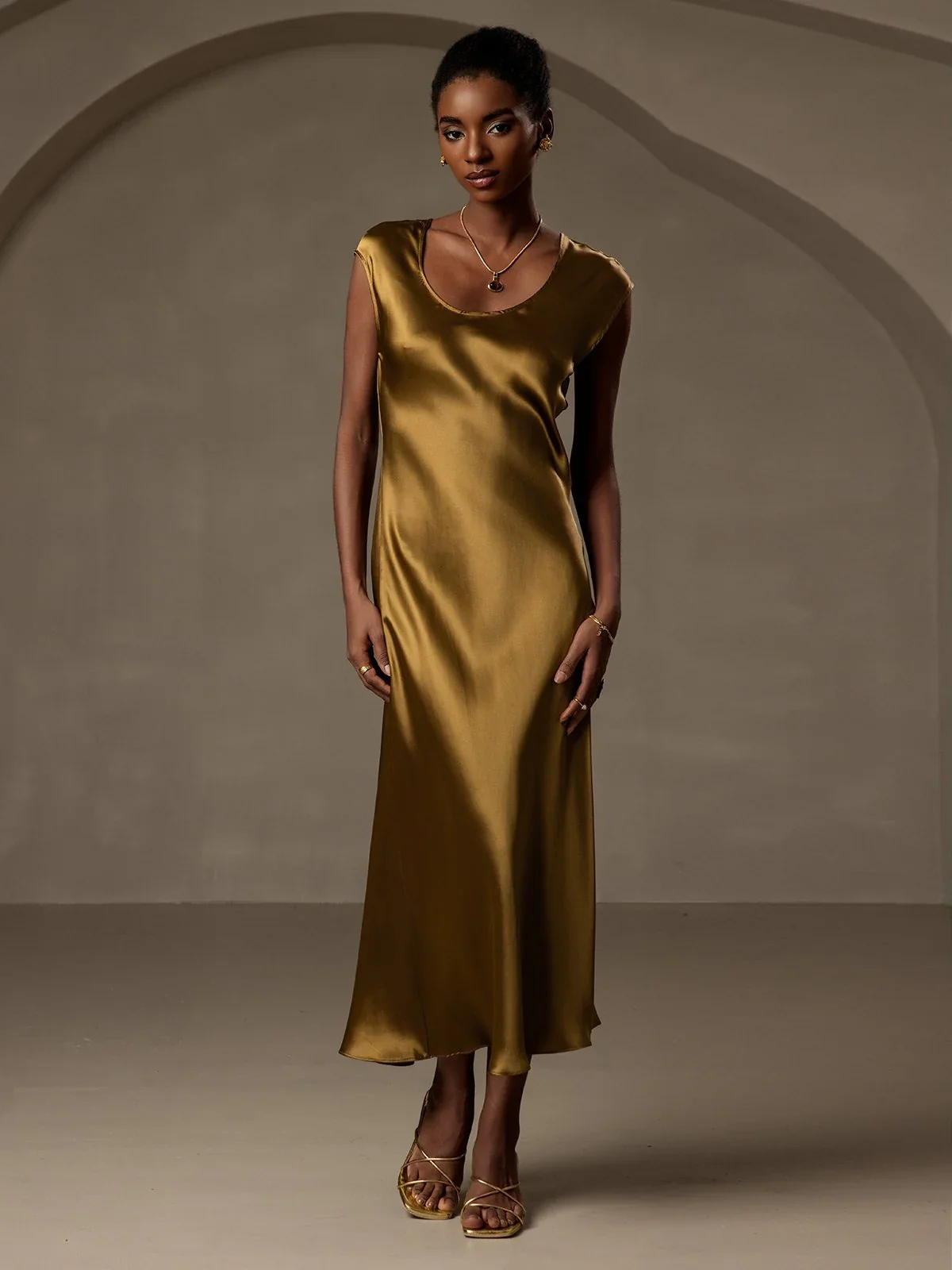 19Momme Silk Cap Sleeve Round Neck Midi Dress