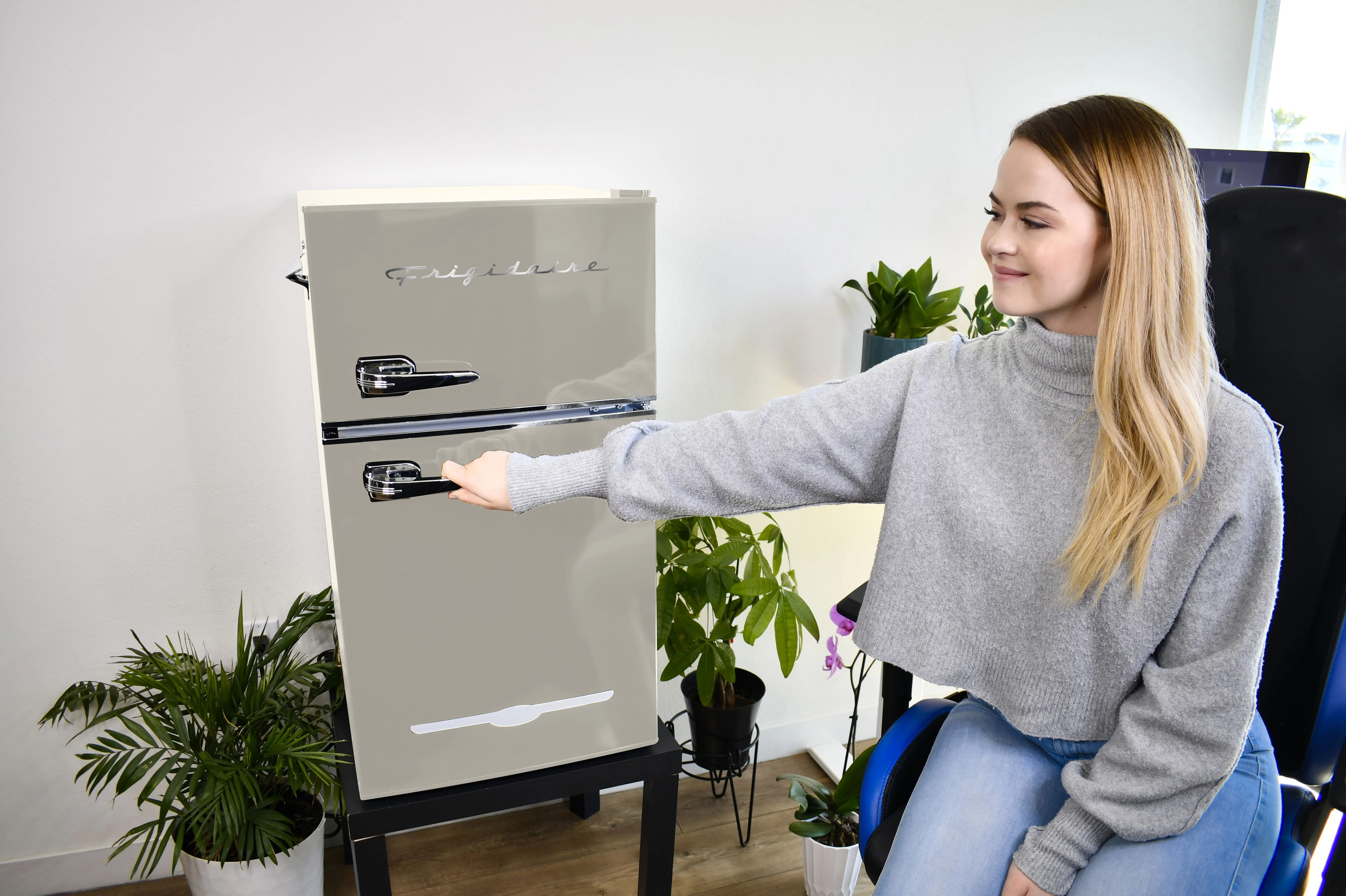 3.1 Cu. Ft. 2 Door Retro Compact Refrigerator, Built-In Side Bottle Opener, Cream - Image 5