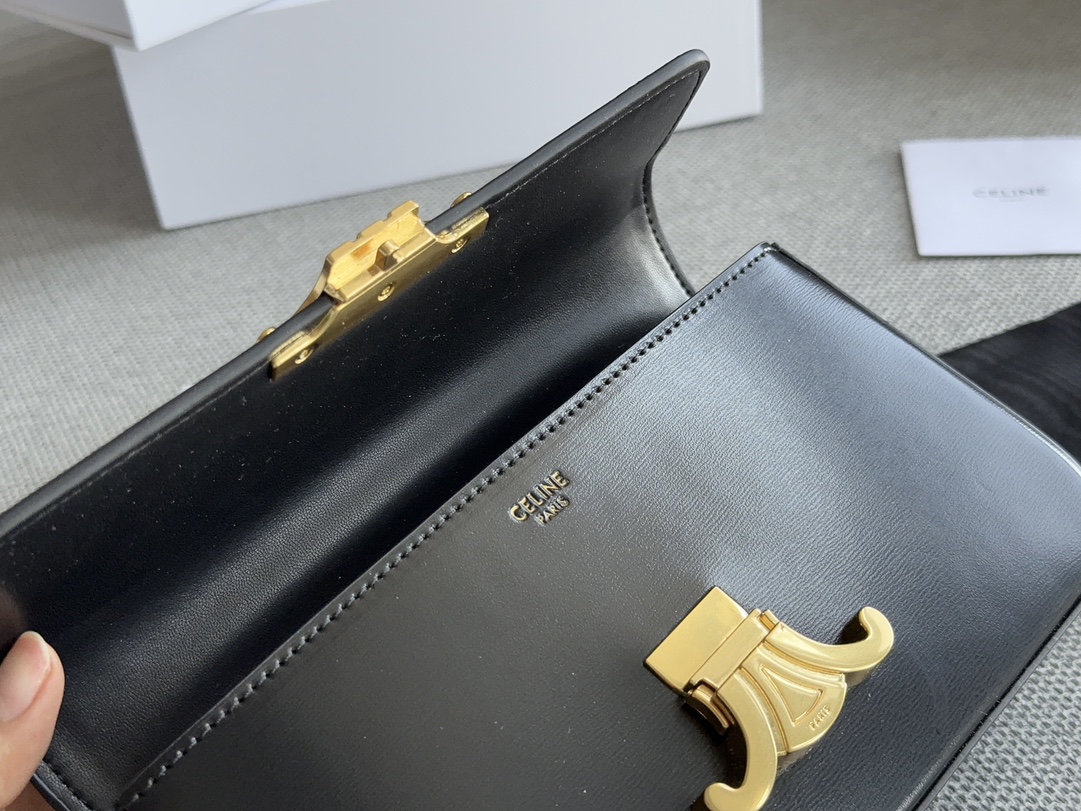 ce 22ss new arrival bag size??20*11cm