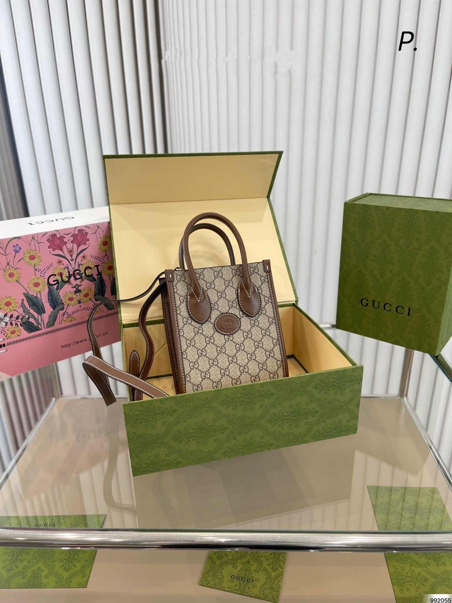 GUCCI【グッチ】人気♥ インターロッキングG付き ミニトートバッグ