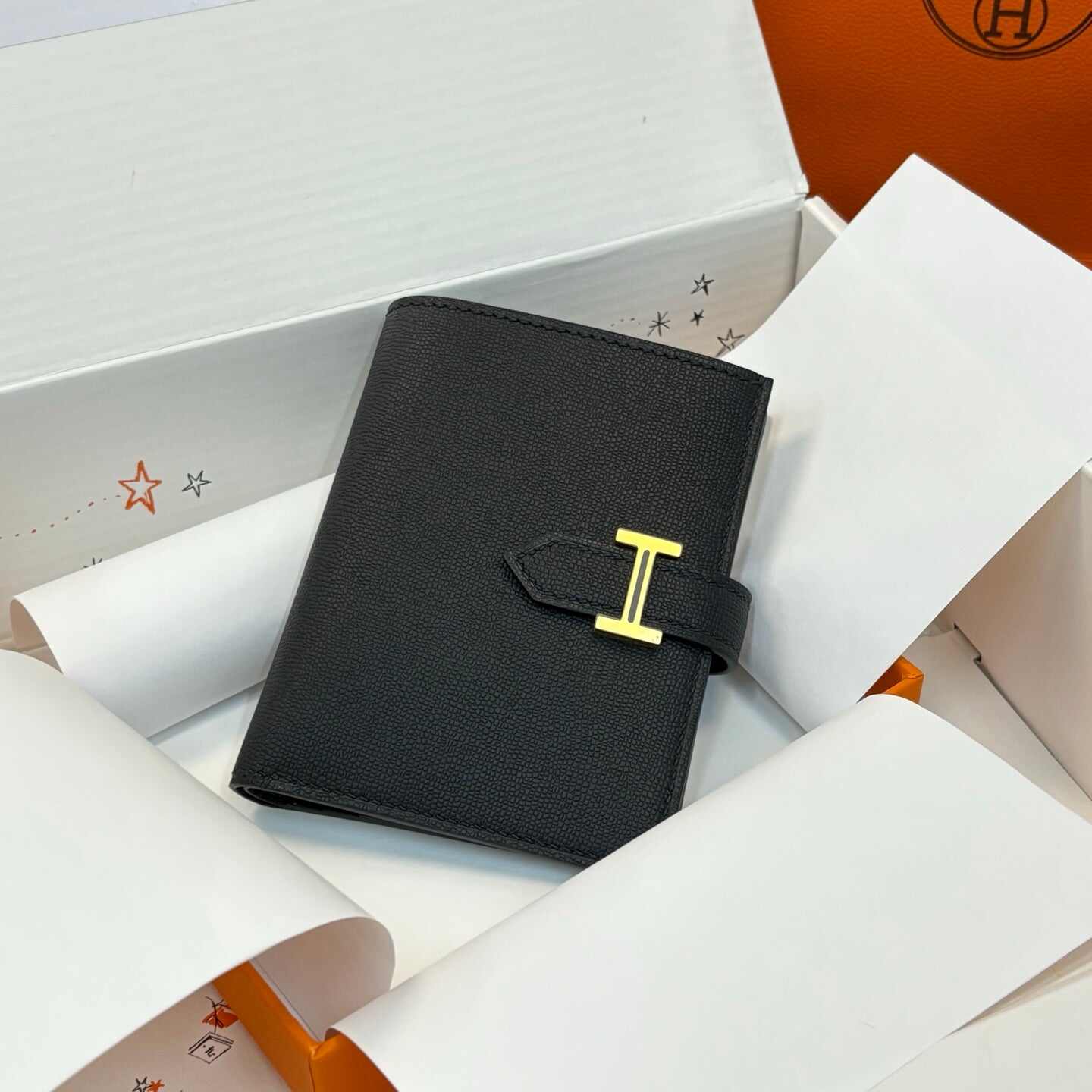 【エルメス】入手困難☆短い折りたたみ財布 希少な入荷☆黒