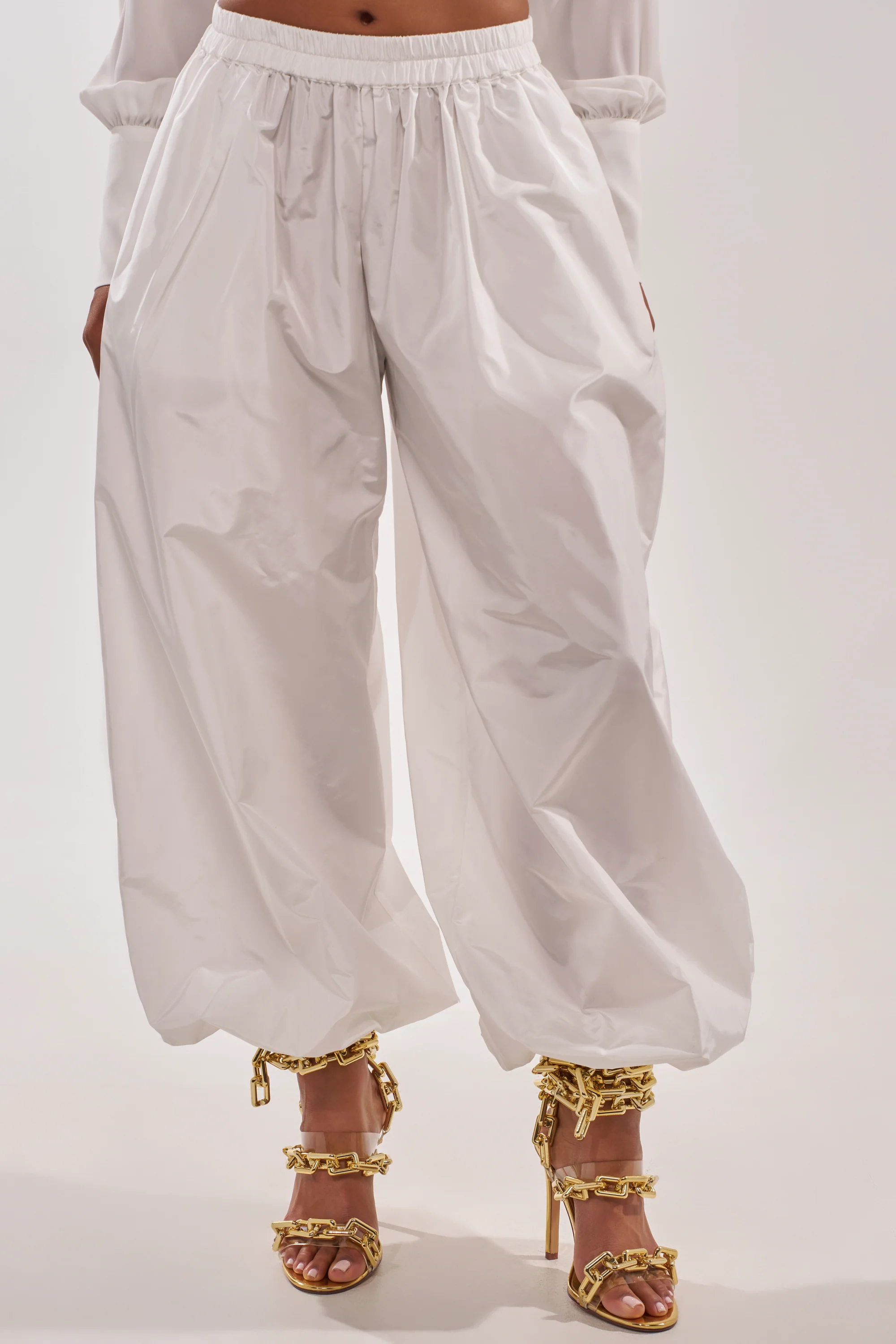 EFFORTLESS BALLOON PANT IN WHITE - Akira Store