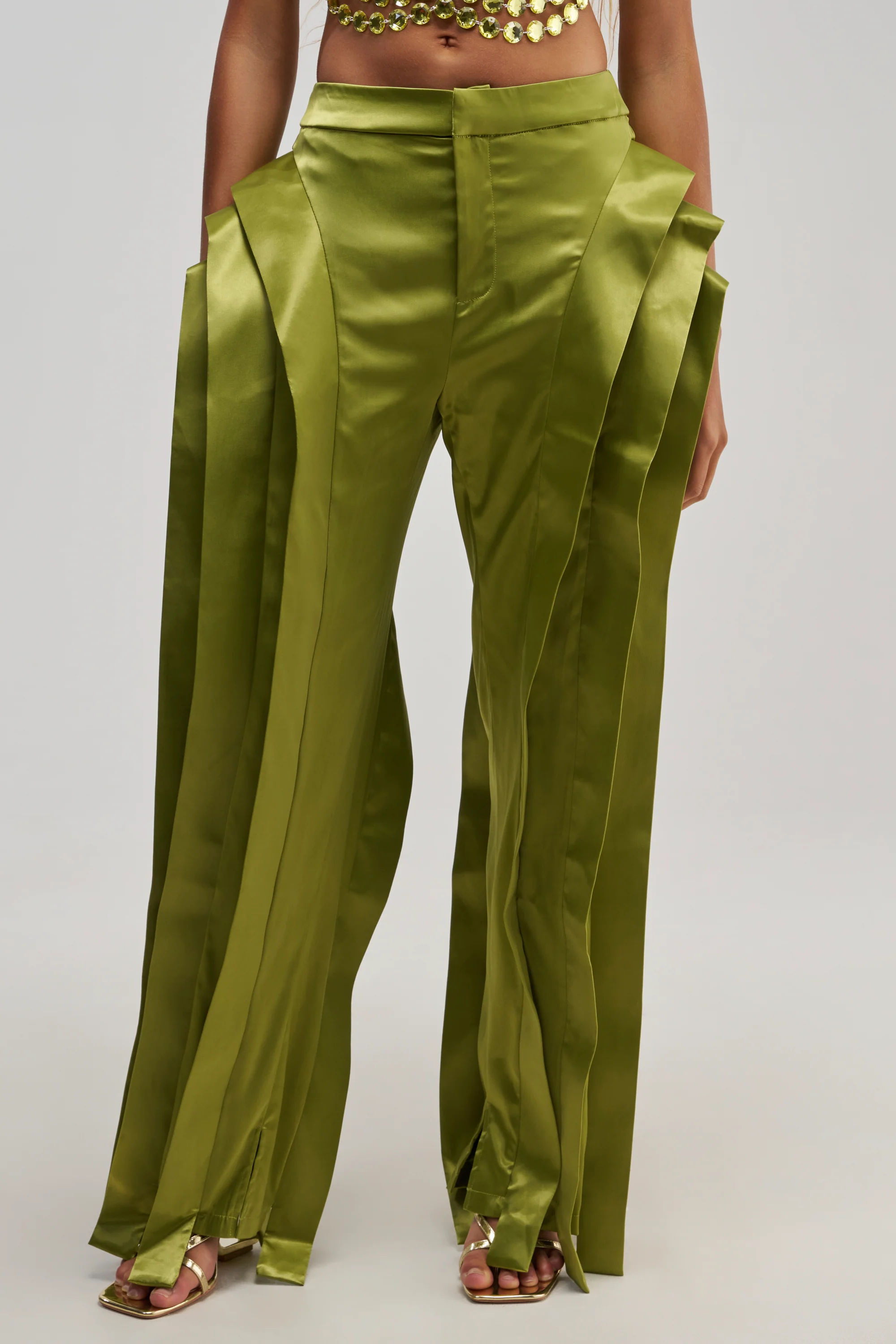 INFINITY TROUSER IN OLIVE - Akira Store