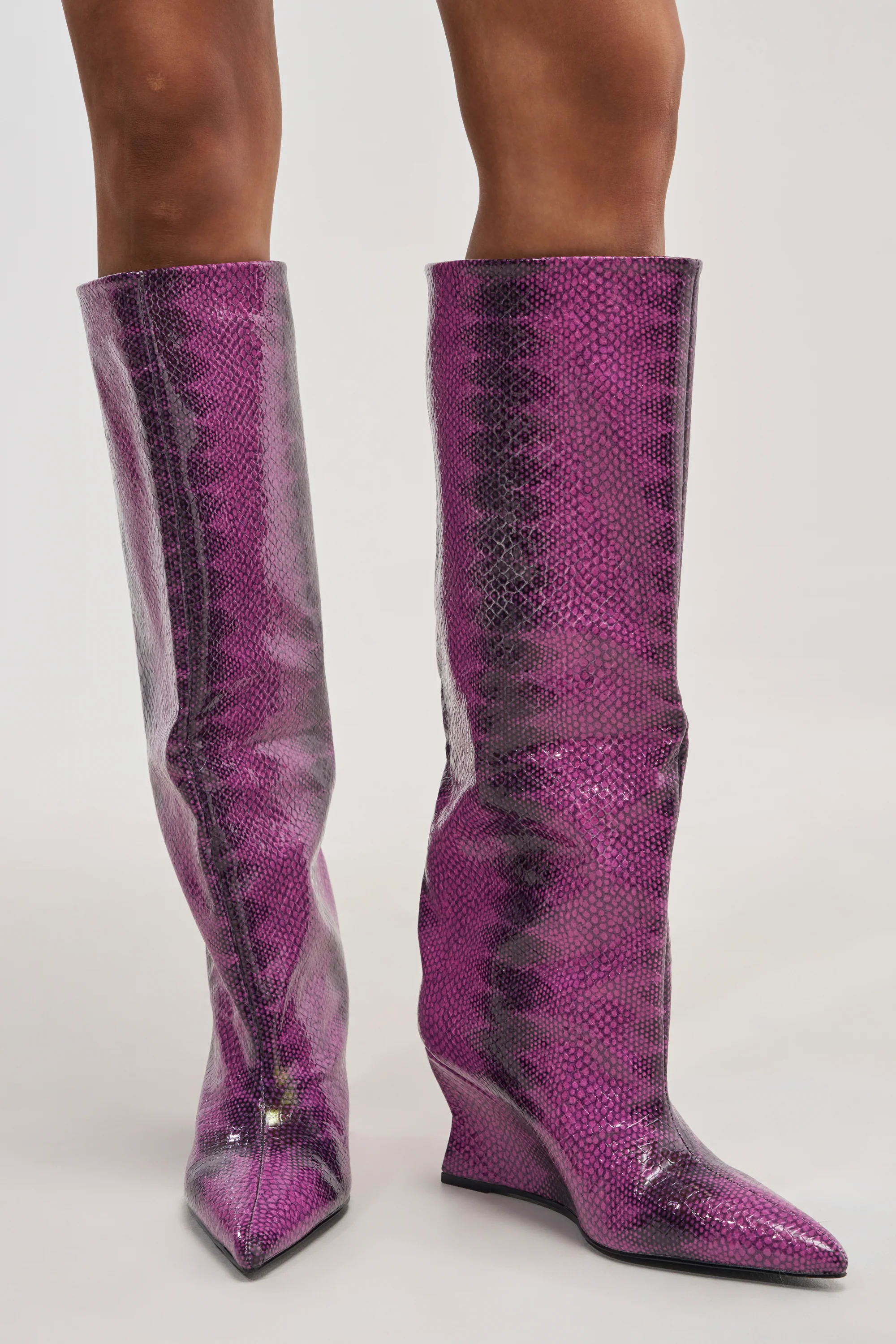 AZALEA WANG BRUN PURPLE SNAKE WEDGE BOOT - Akira Store