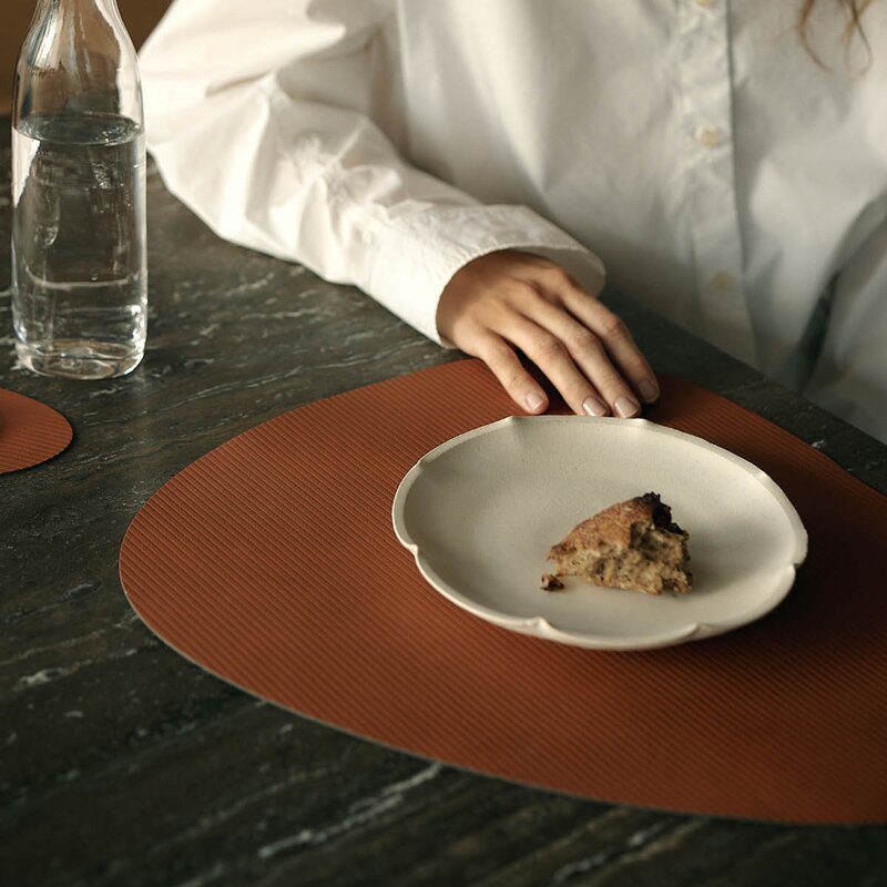 Curve Corduroy spisebrikke 37x44 cm Rust