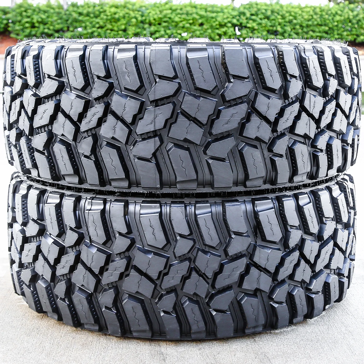 Set of 4 Cooper Discoverer STT Pro 315/70R17 121/118Q E 10 Ply M/T Mud Light Truck Tires