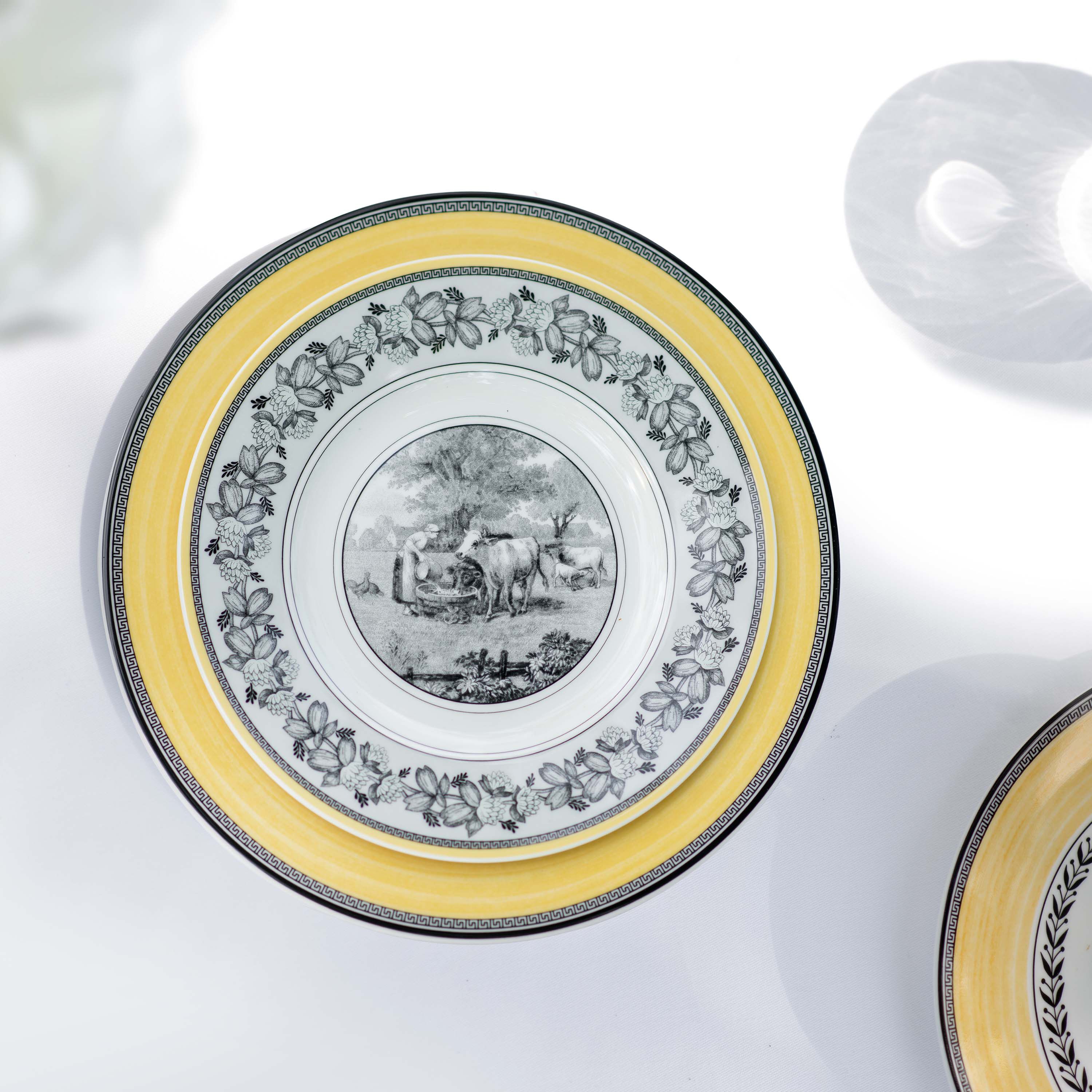 Audun Salad/ Dessert Plate - Multi-colored, 8.6'', Premium Porcelain