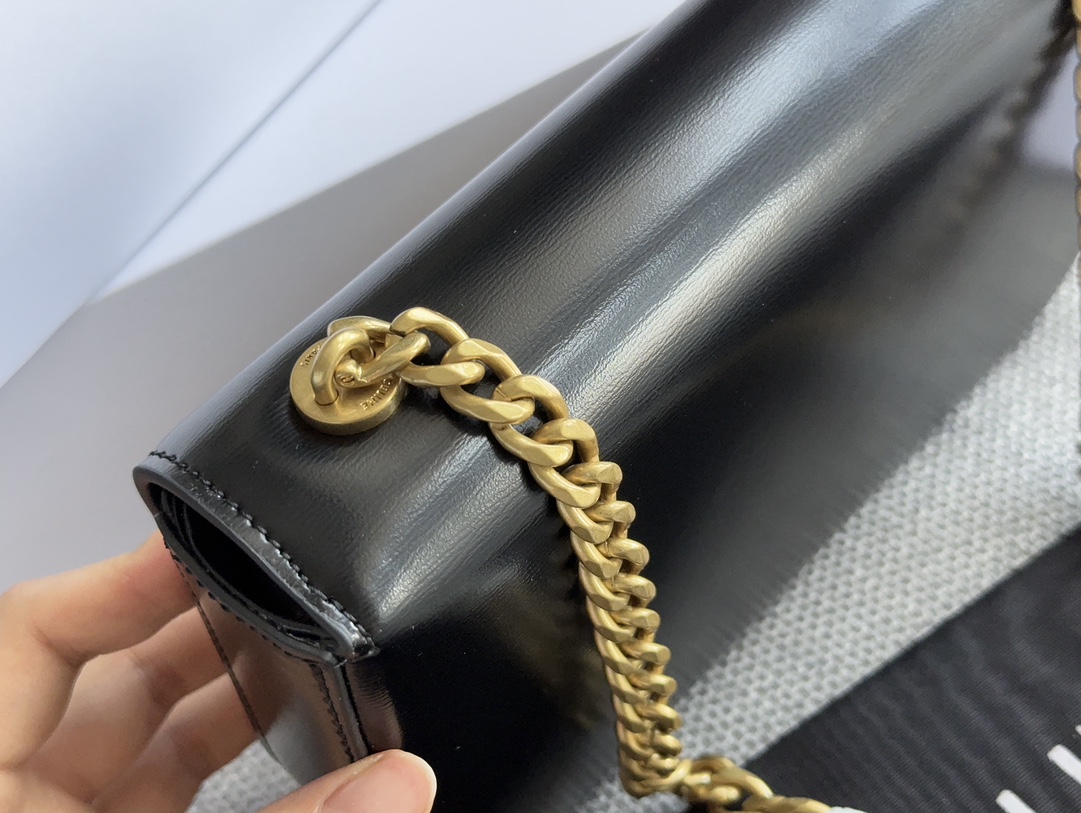 ce 22ss new arrival bag size??20*11cm