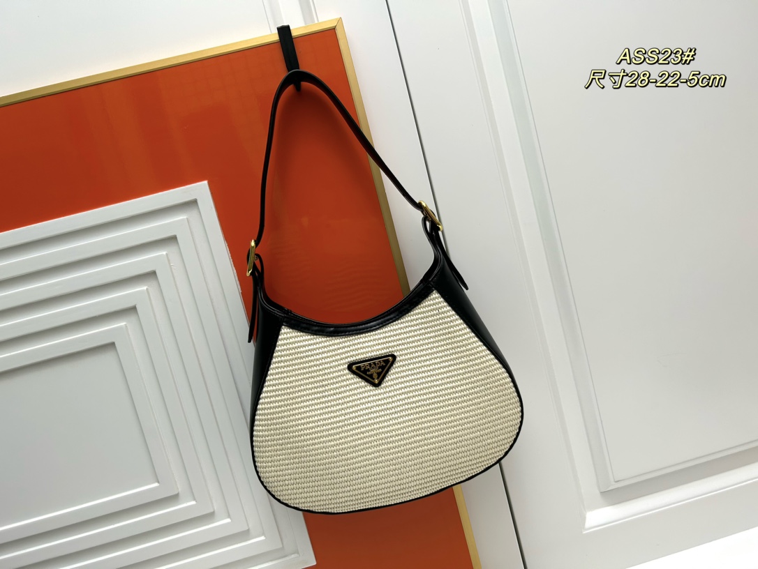 Pra new arrival women bag size : 28-22-5cm