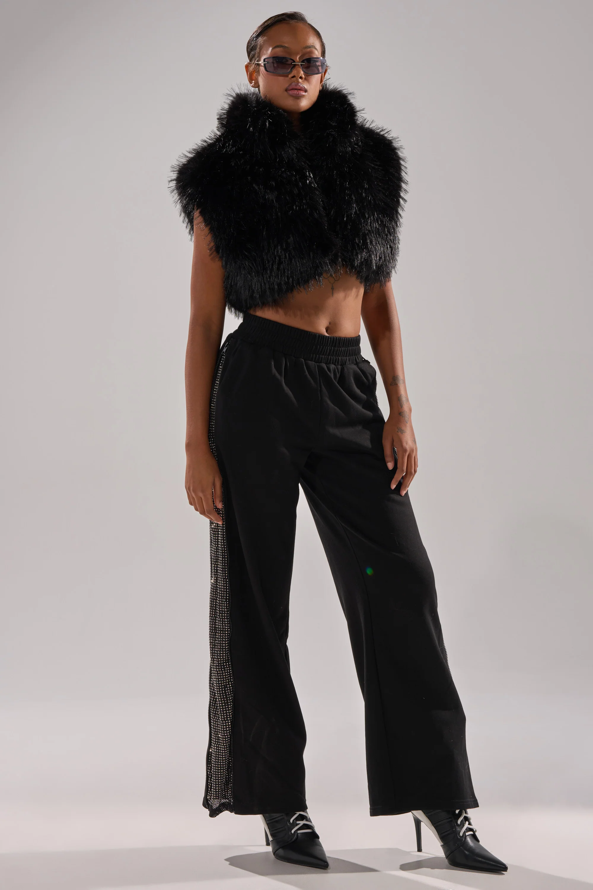 OPEN UP WIDE LEG JOGGER WITH RHINESTONE - Akira Store