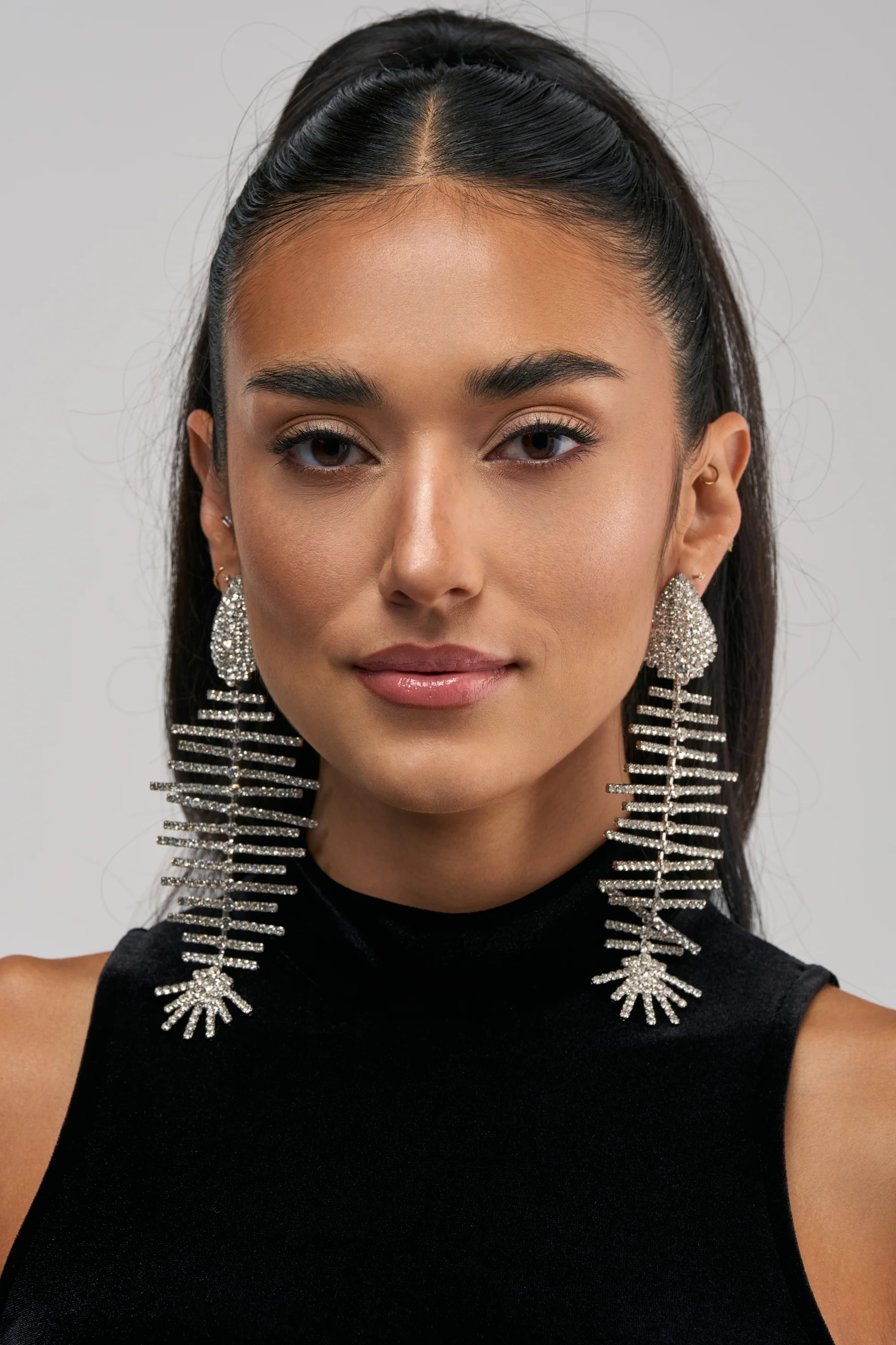 GLOW MODE BEDAZZLED EARRINGS - Akira Store