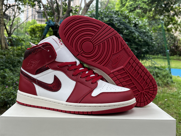 Air Jordan 1 Mid