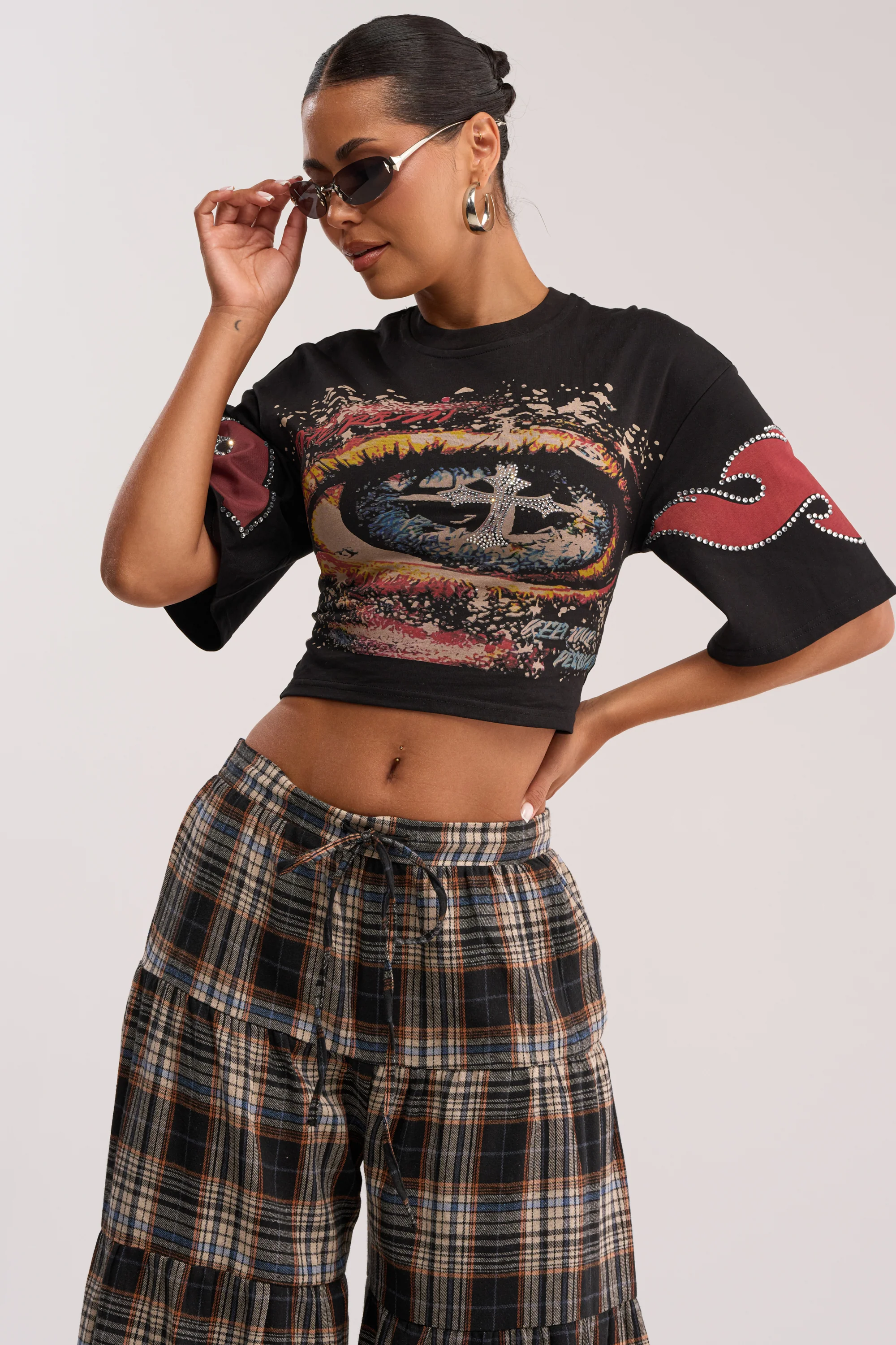 EYES ON THE PRIZE GRAPHIC TEE - Akira Store