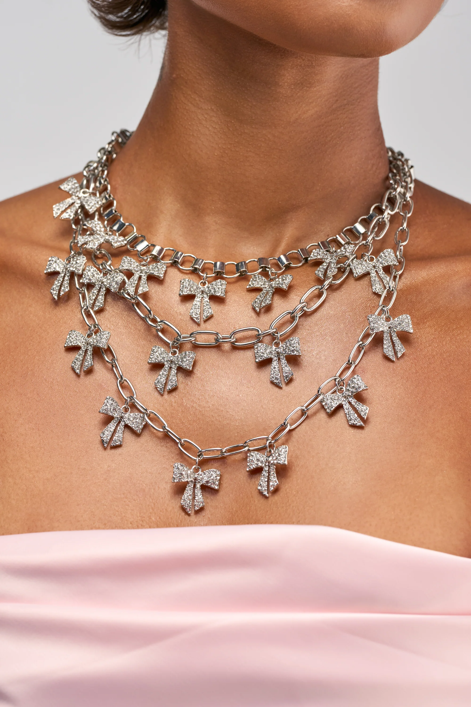 TIED IN A BOW NECKLACE - Akira Store