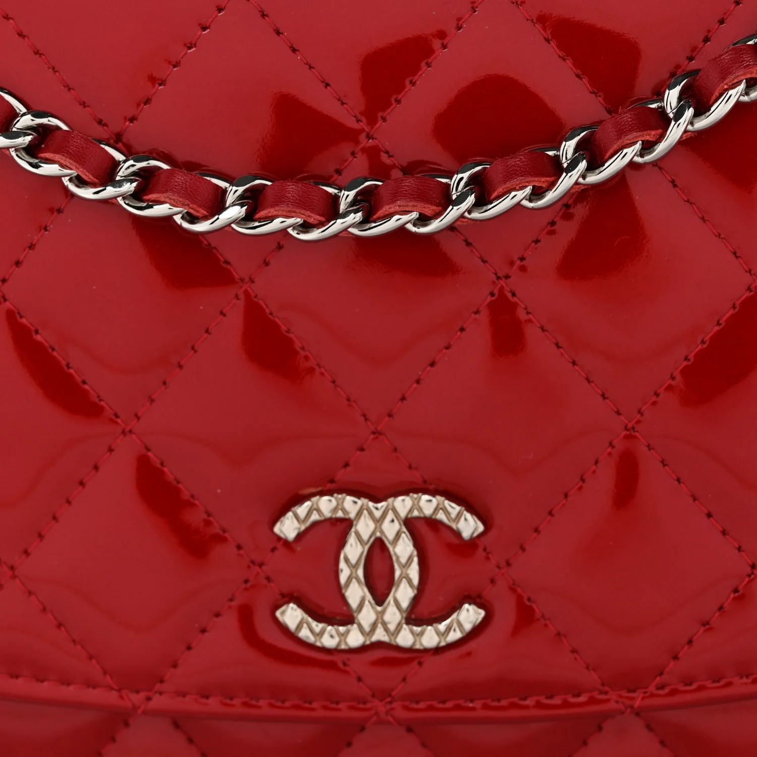 Patent Quilted Brilliant Wallet On Chain WOC Red