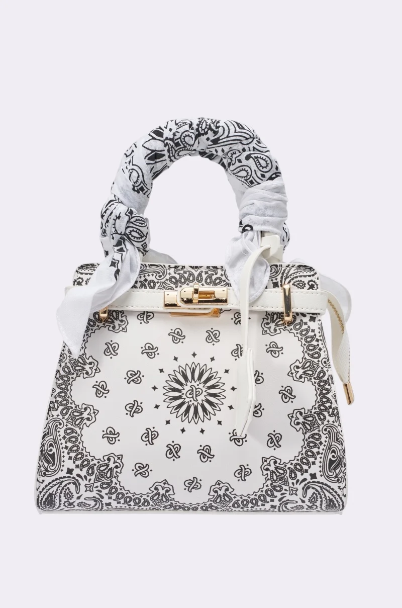 VIVIENNE PAISLEY PRINT BAG - Akira Store