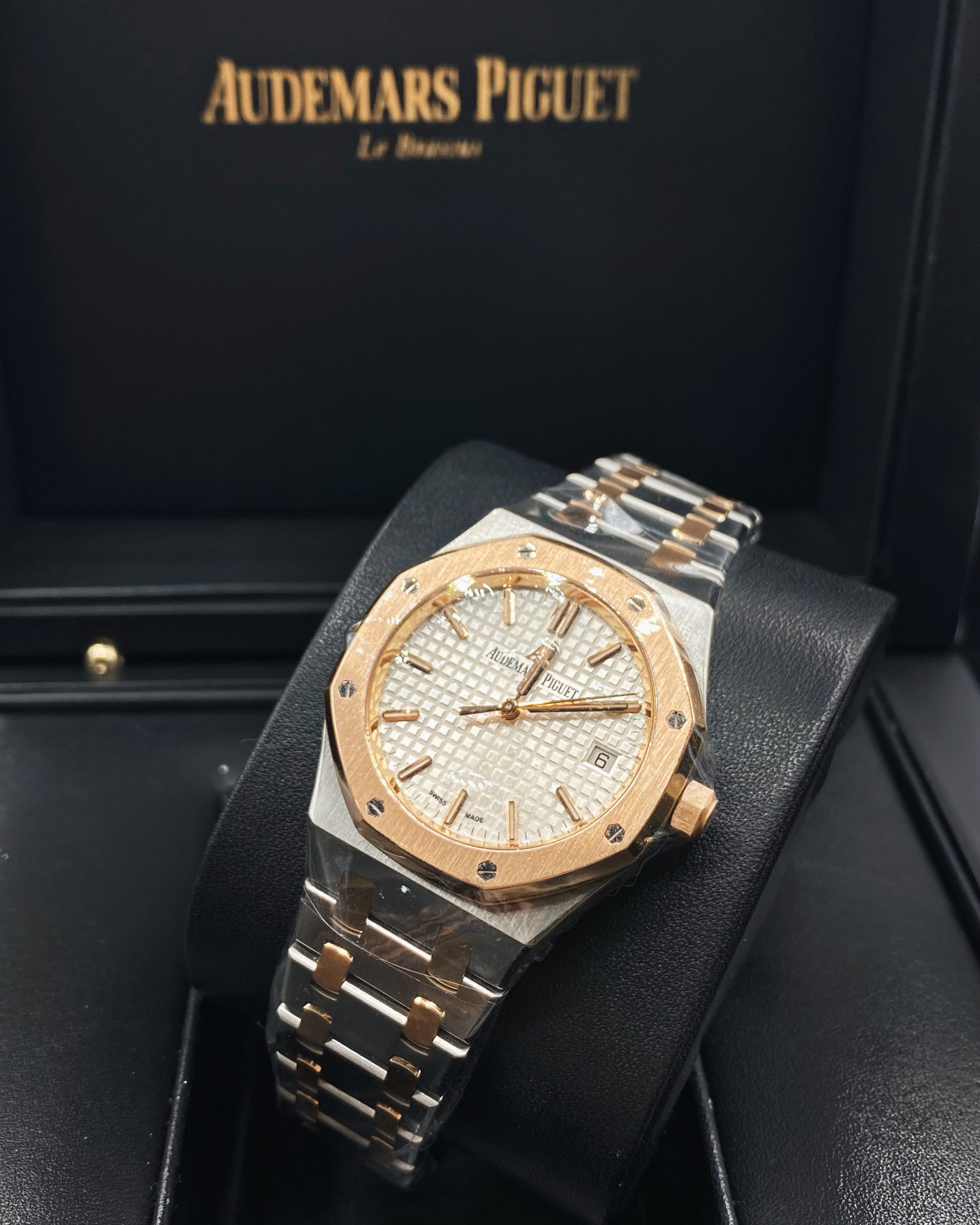 [Super Clone]Audemars Piguet Royal Oak Selfwinding Silver dial, 37mm, Steel and 18k Rose gold,